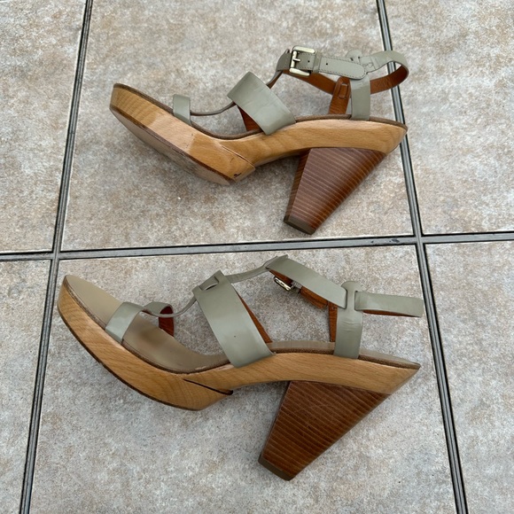 Givenchy Platform Leather Sandals - Picture 15 of 16